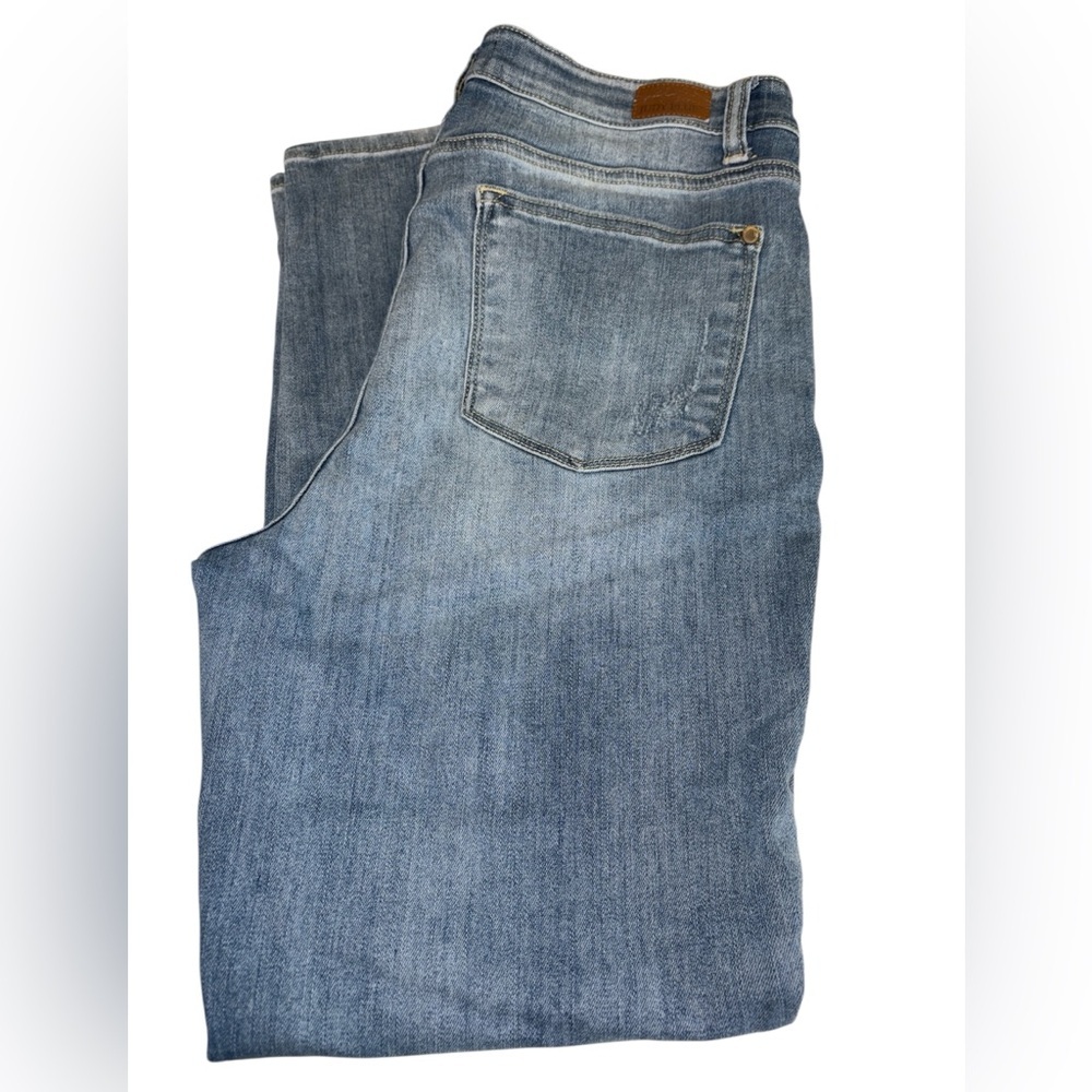Judy Blue jeans relaxed fit tapered slightly to ankle button/zip size 11/30